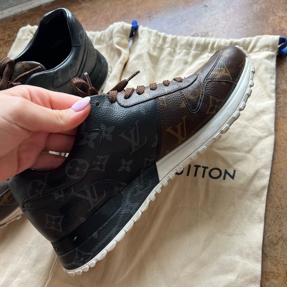 Authentic Louis Vuitton Run Away Men’s Sneaker. Size 7 - Picture 8 of 11